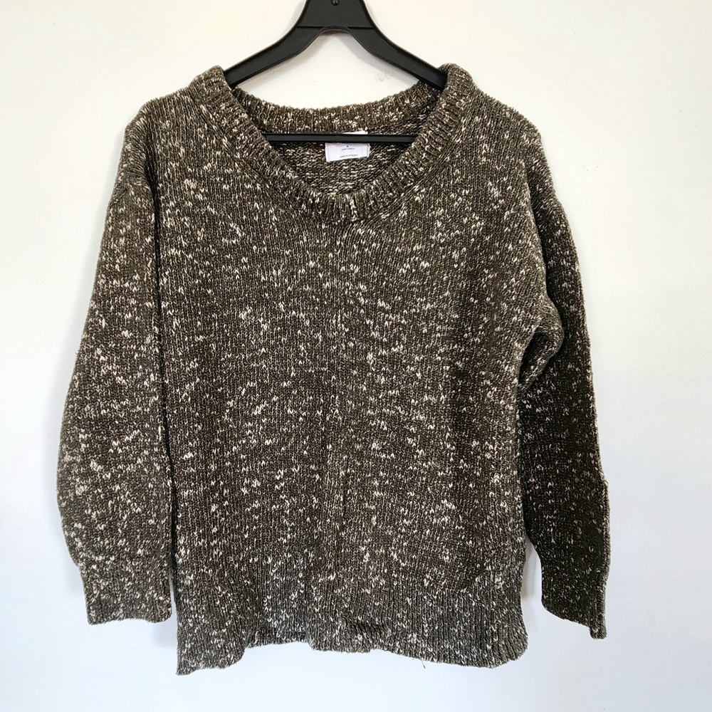 Old Navy Green and White Heathered Knit Sweater in Size Medium